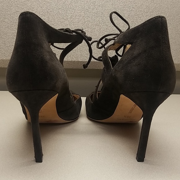 Manolo Blahnik Asaki Pump - Picture 6 of 11